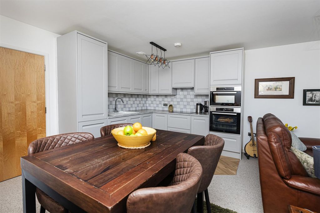 Property photo 3 of 15 Kitchen Area