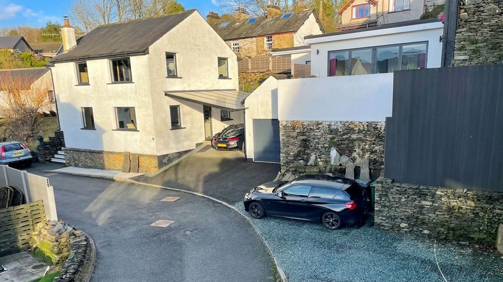 Property photo 1 of 50