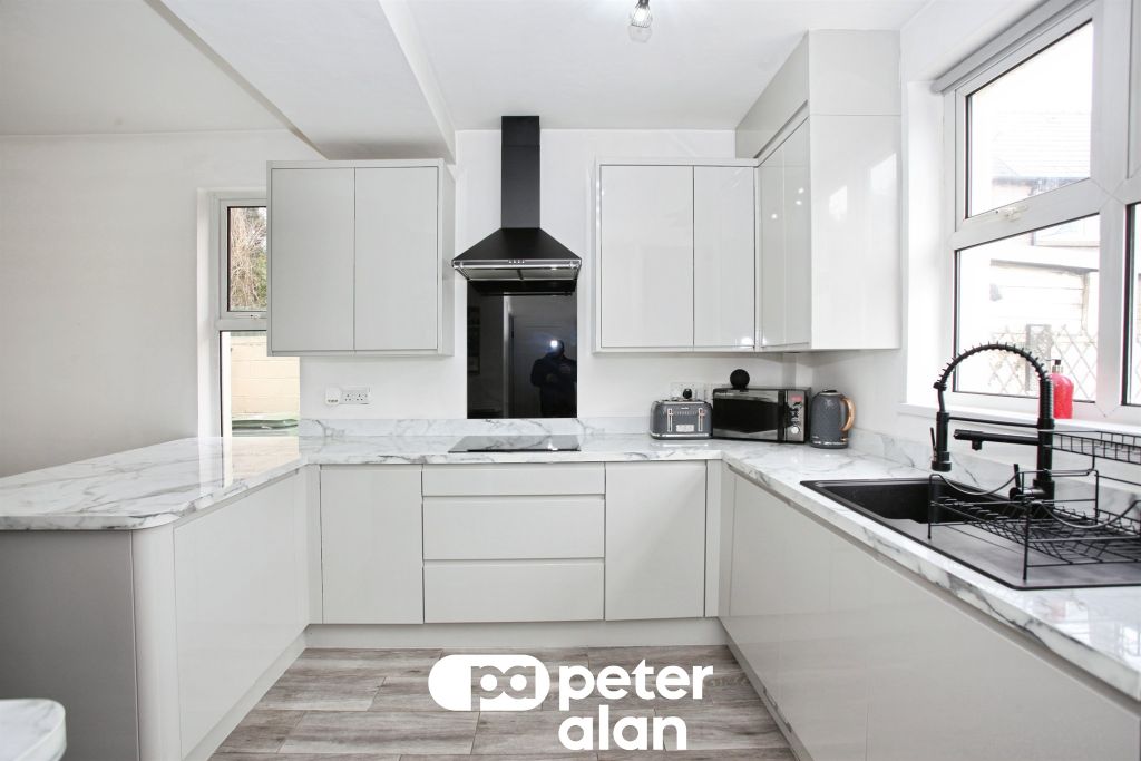 Property photo 3 of 31