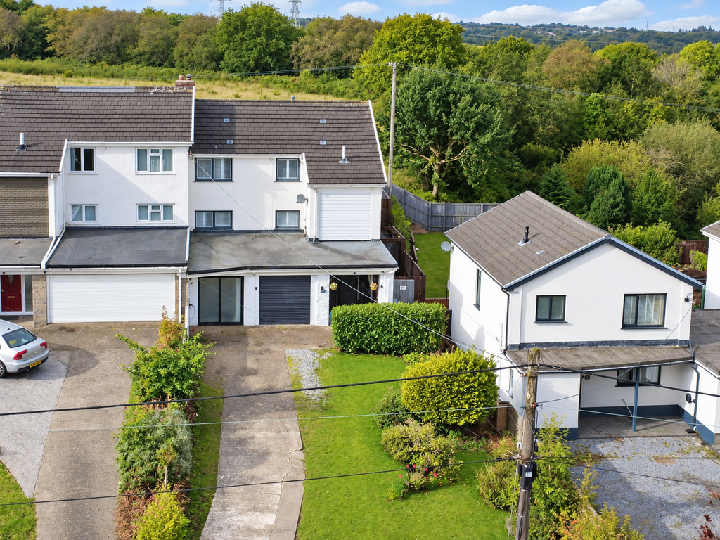 Property photo 1 of 32