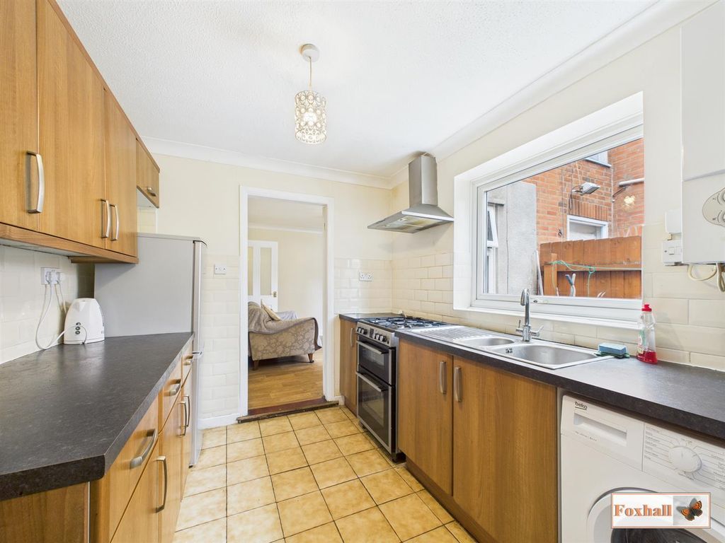 Property photo 2 of 18 Kitchen