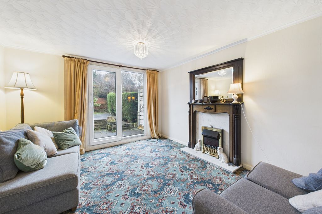 Property photo 2 of 15 Lounge