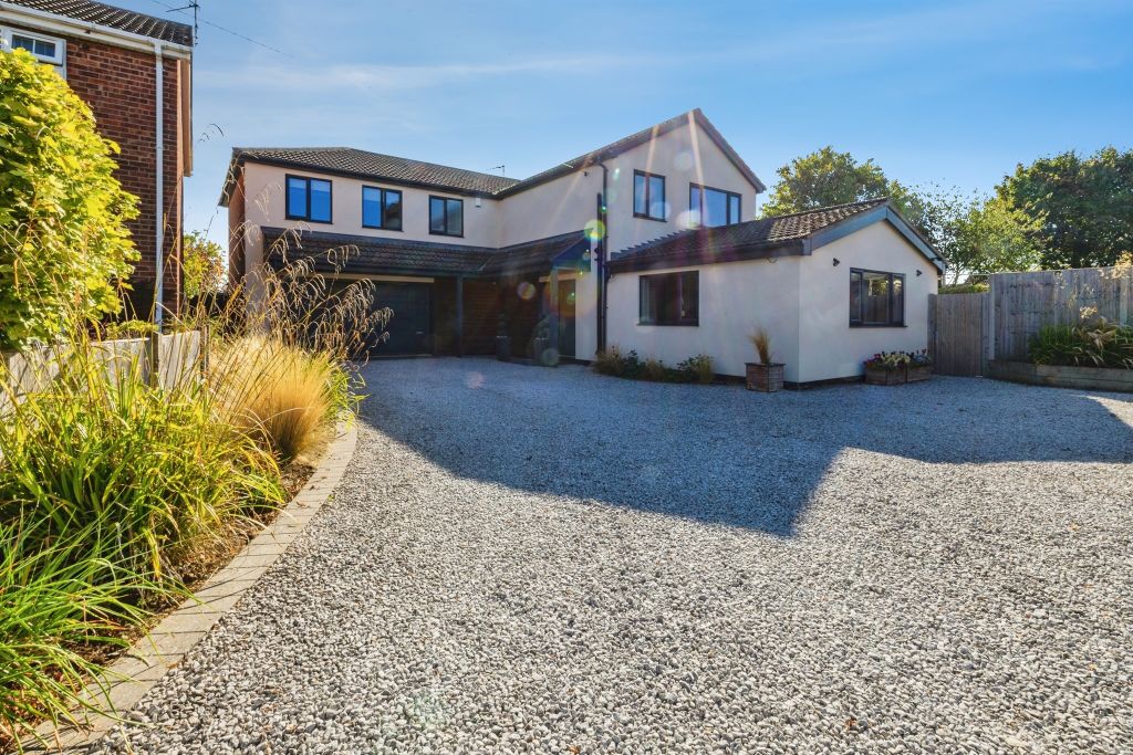 Property photo 1 of 28