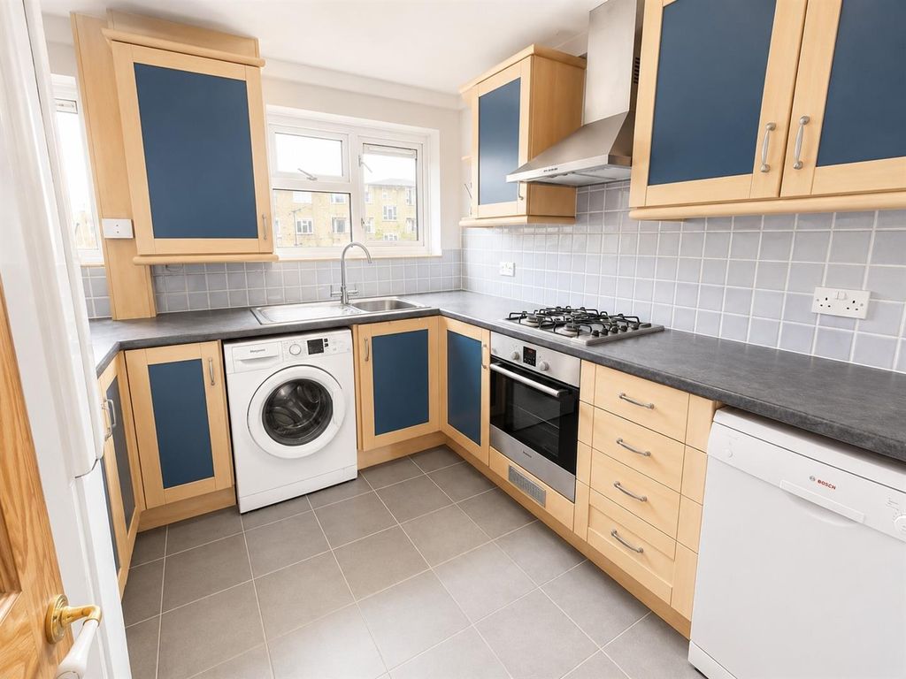 Property photo 3 of 9 Kitchen.1.Jpg