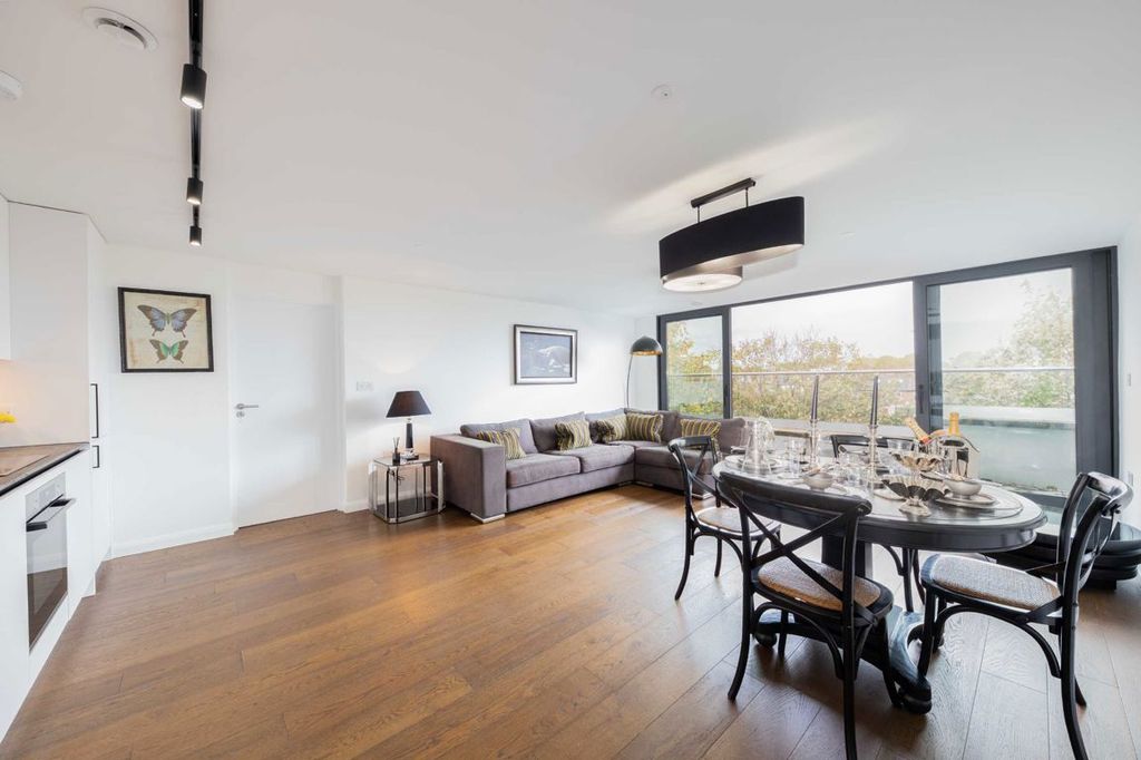 Property photo 2 of 7