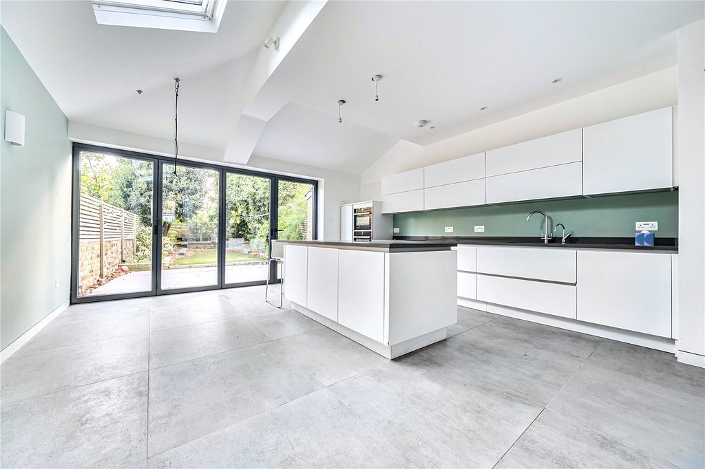 Property photo 2 of 27 Picture No. 07