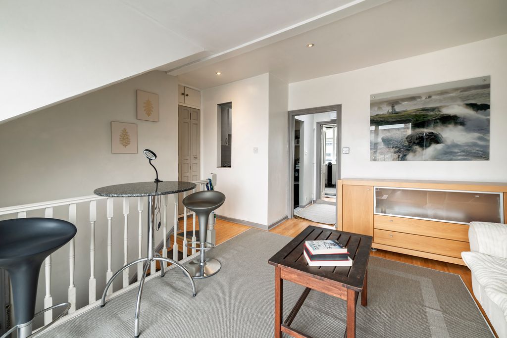 Property photo 3 of 10 9@35-37 Gratton Rd-9071.Jpg