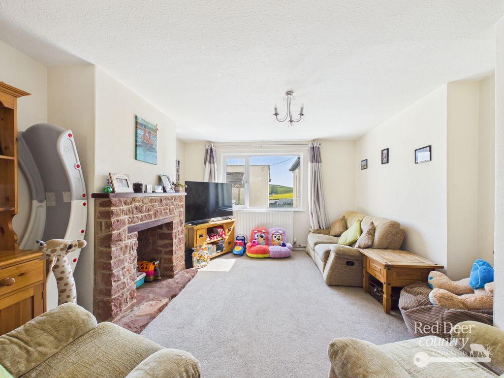 Property photo 3 of 23 Sitting Room