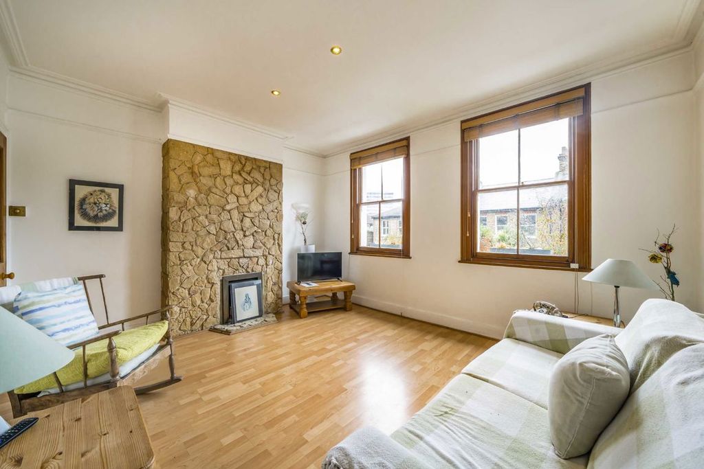 Property photo 3 of 6