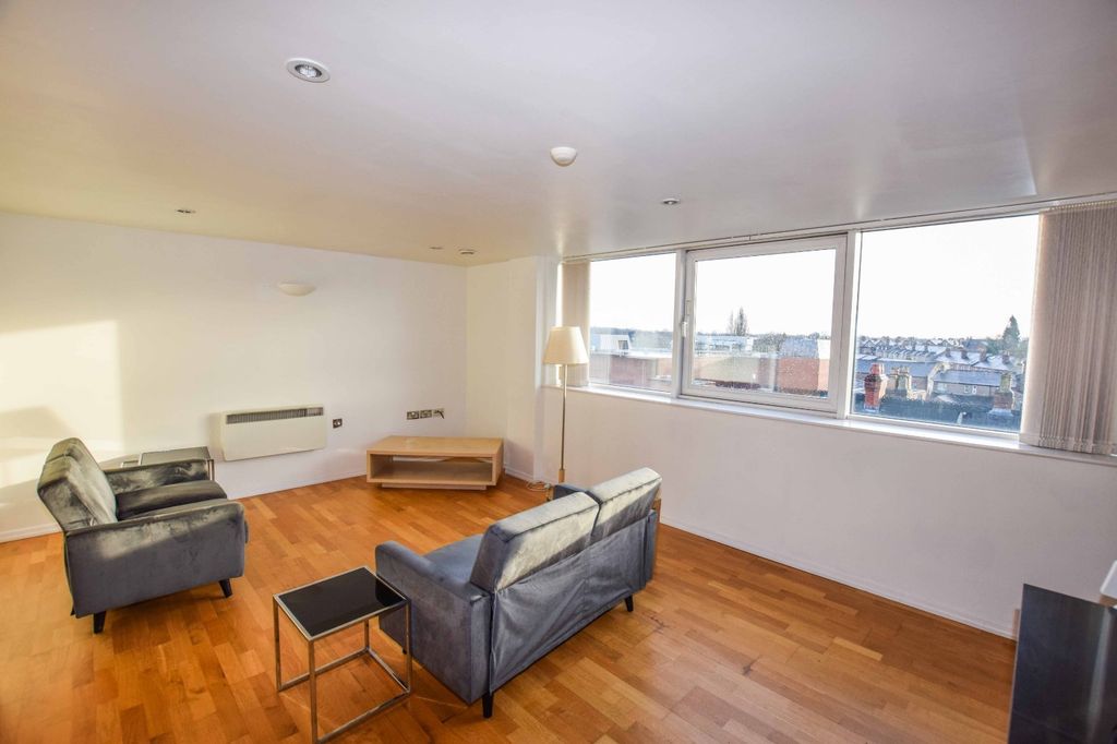 Property photo 2 of 10 Picture No. 05
