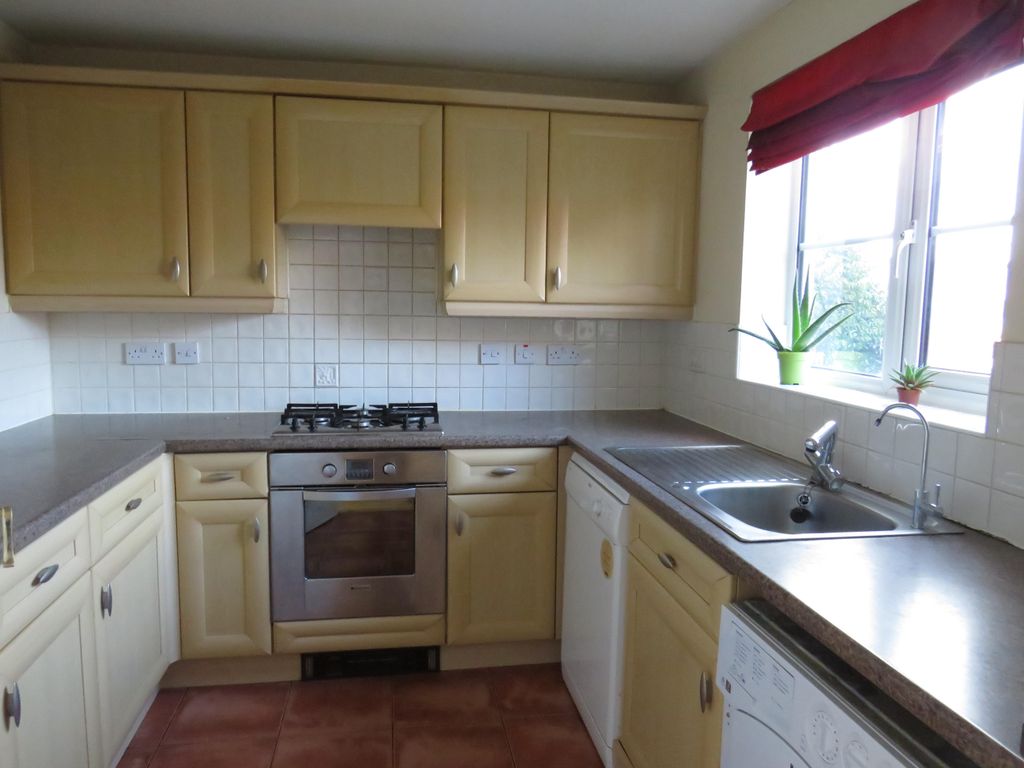 Property photo 3 of 9 Kitchen