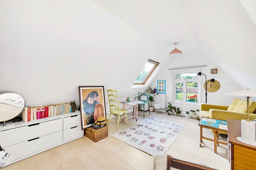 Property photo 3 of 6