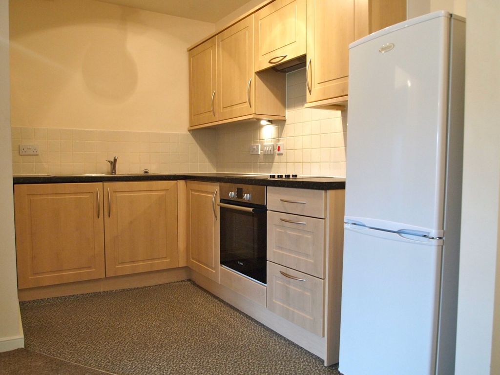 Property photo 3 of 6 Kitchen