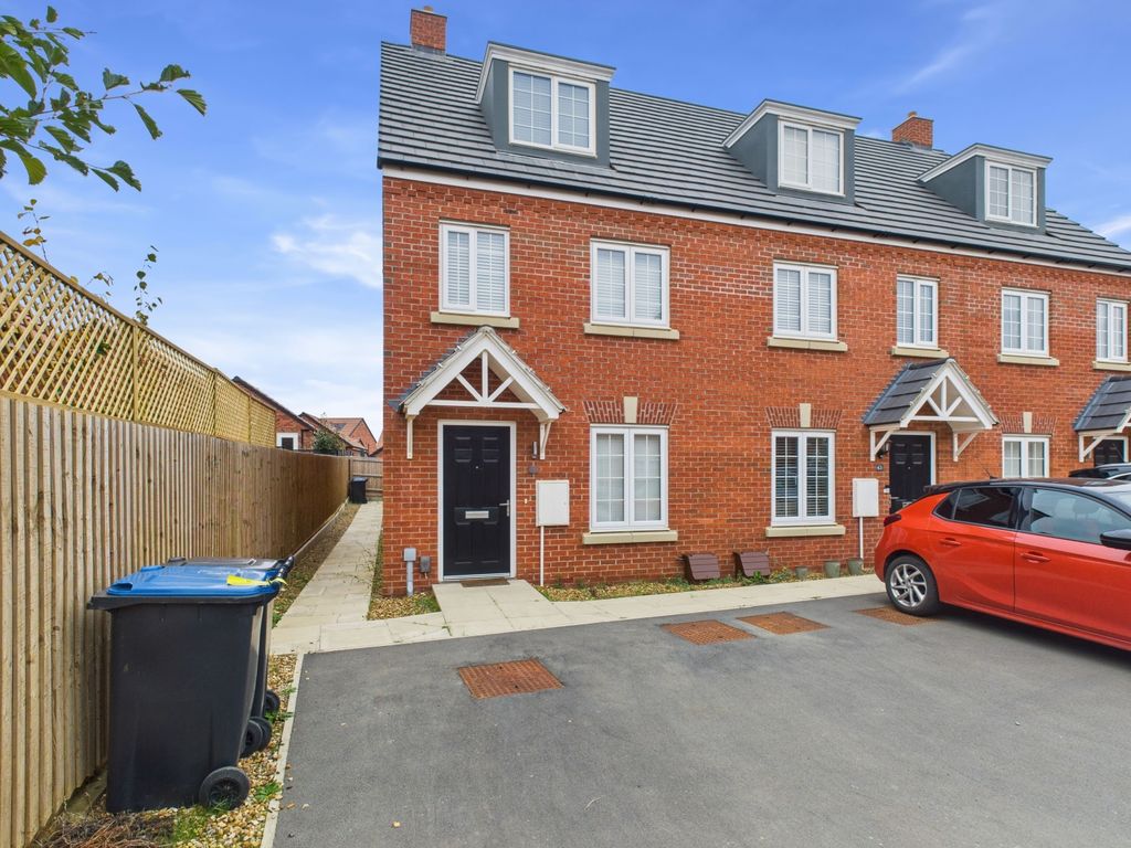 Property photo 1 of 13 Cam04922G0-Pr0081-Still003