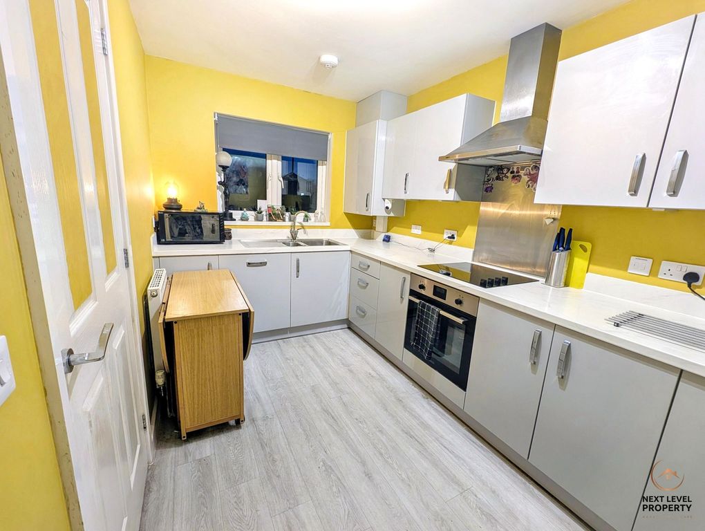 Property photo 2 of 18