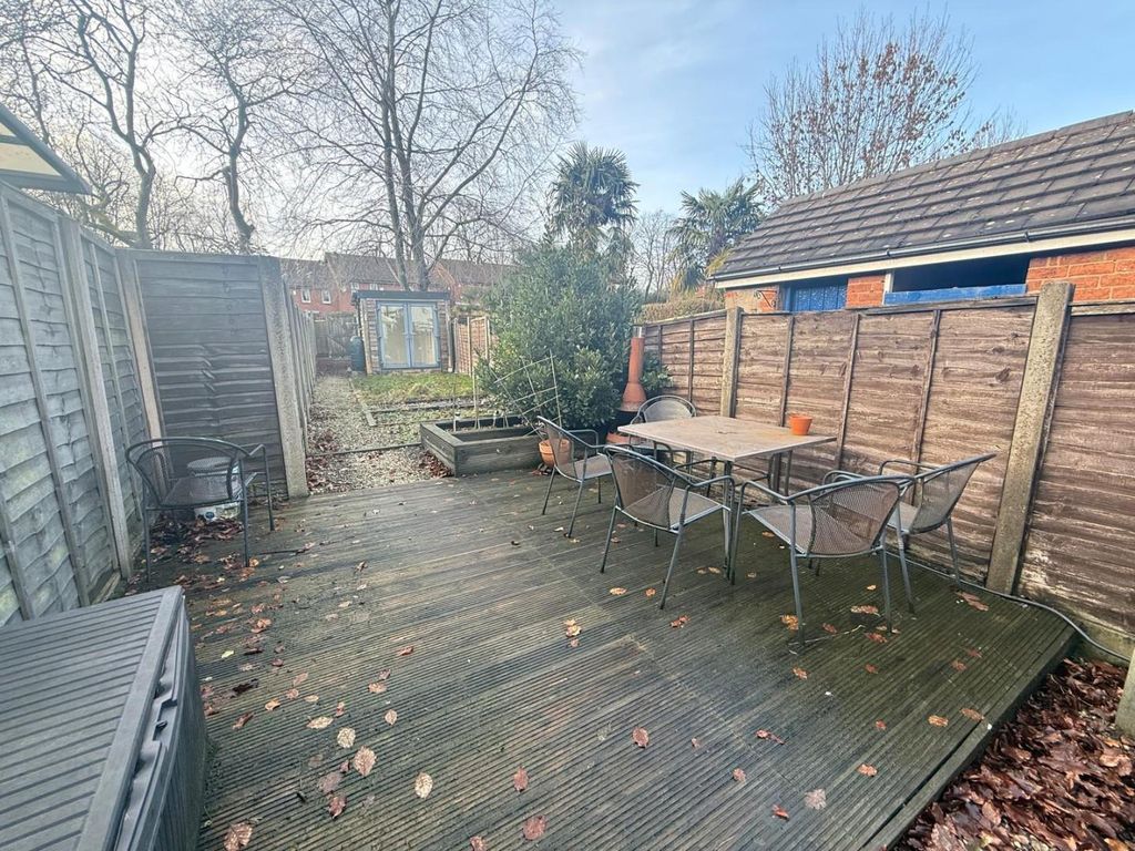 Property photo 3 of 11 Garden