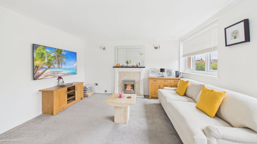 Property photo 3 of 17 Cam04968G0-Pr0102-Still003