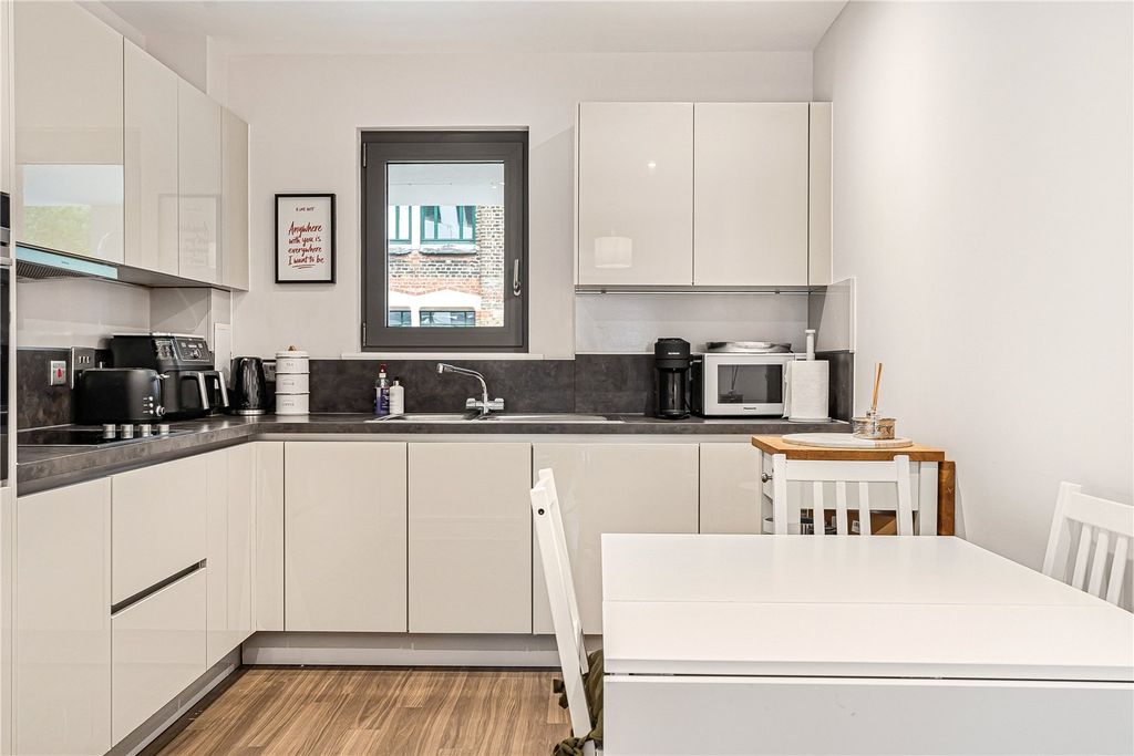 Property photo 2 of 16 Reception/Kitchen