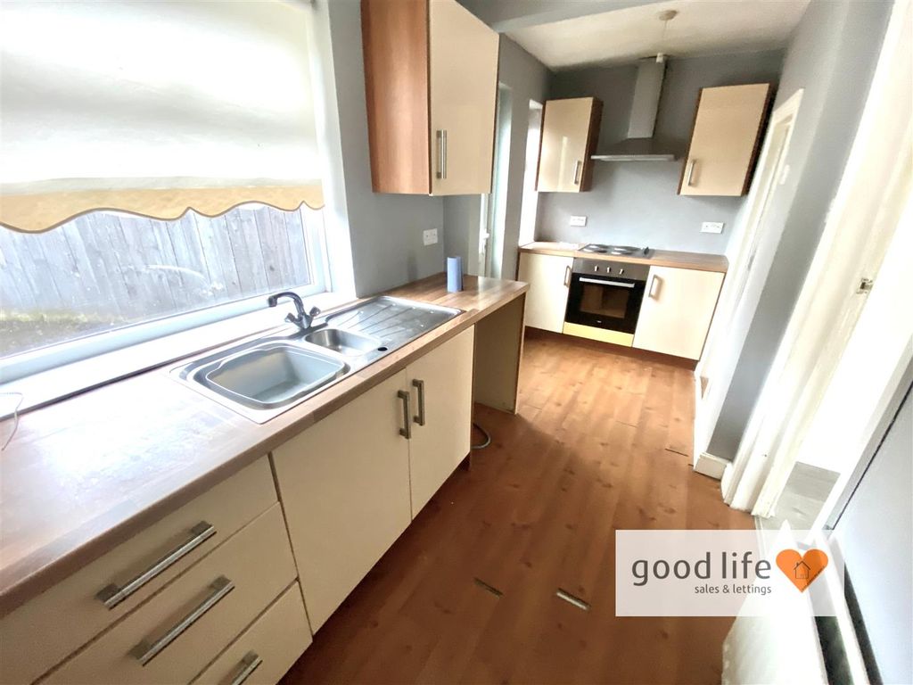 Property photo 3 of 12 20251003_113408859_Ios14Riddingroad.Jpg