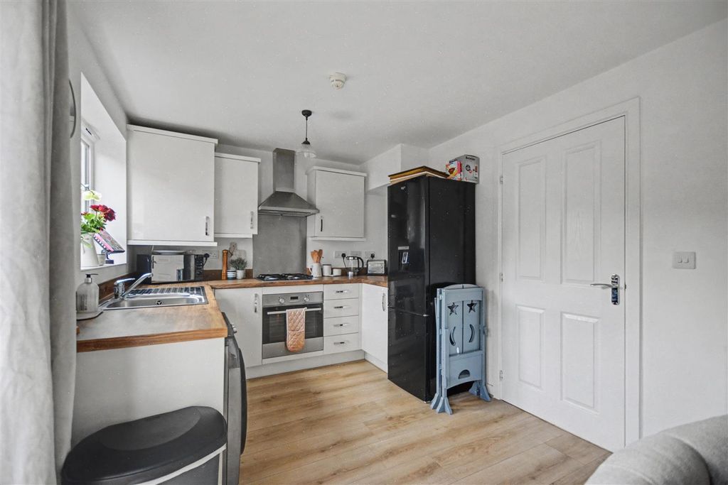 Property photo 3 of 24 Kitchen Diner_2.Jpeg