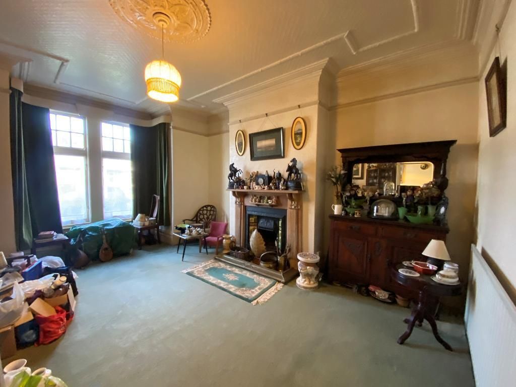 Property photo 2 of 15 Lounge