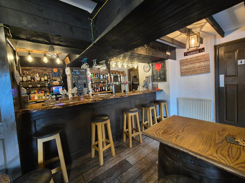 Property photo 2 of 13