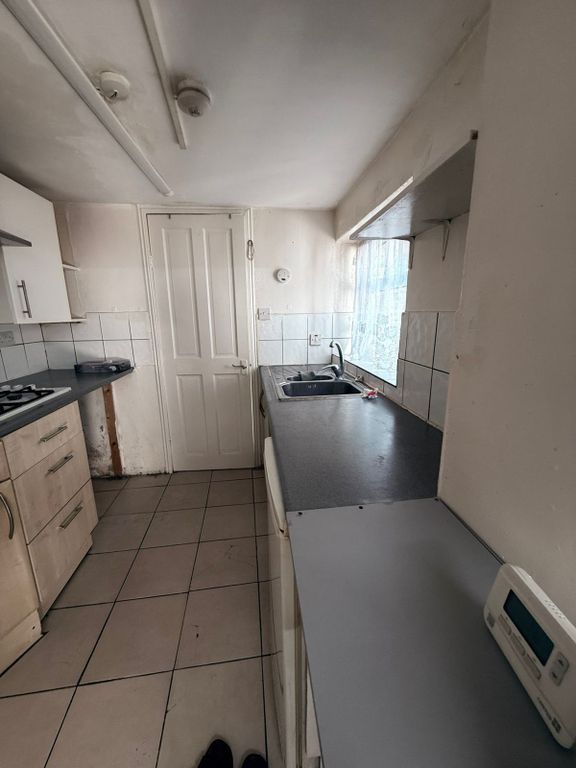 Property photo 1 of 11 One Bedroom Basement Flat With Garden Close To Station- Â£1450
