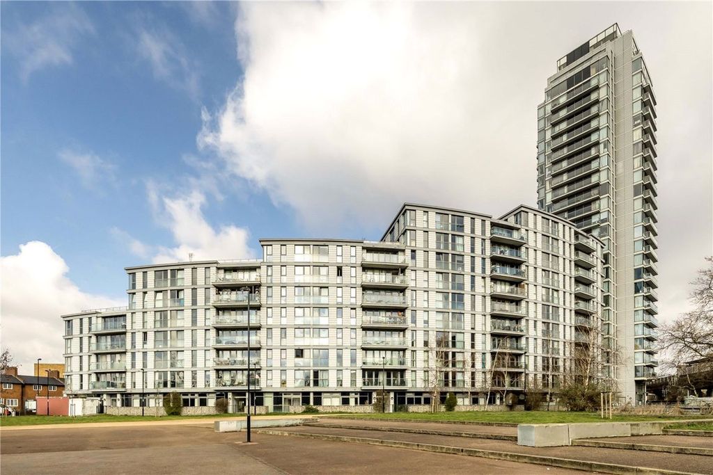 Property photo 1 of 8