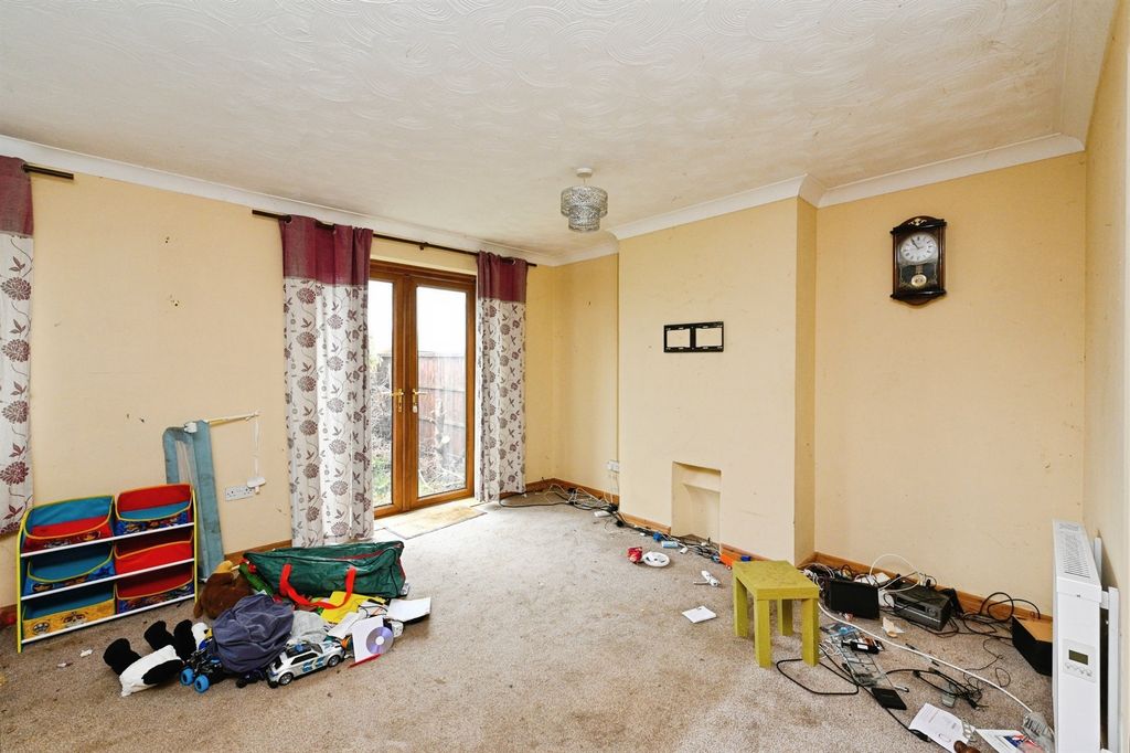 Property photo 2 of 13