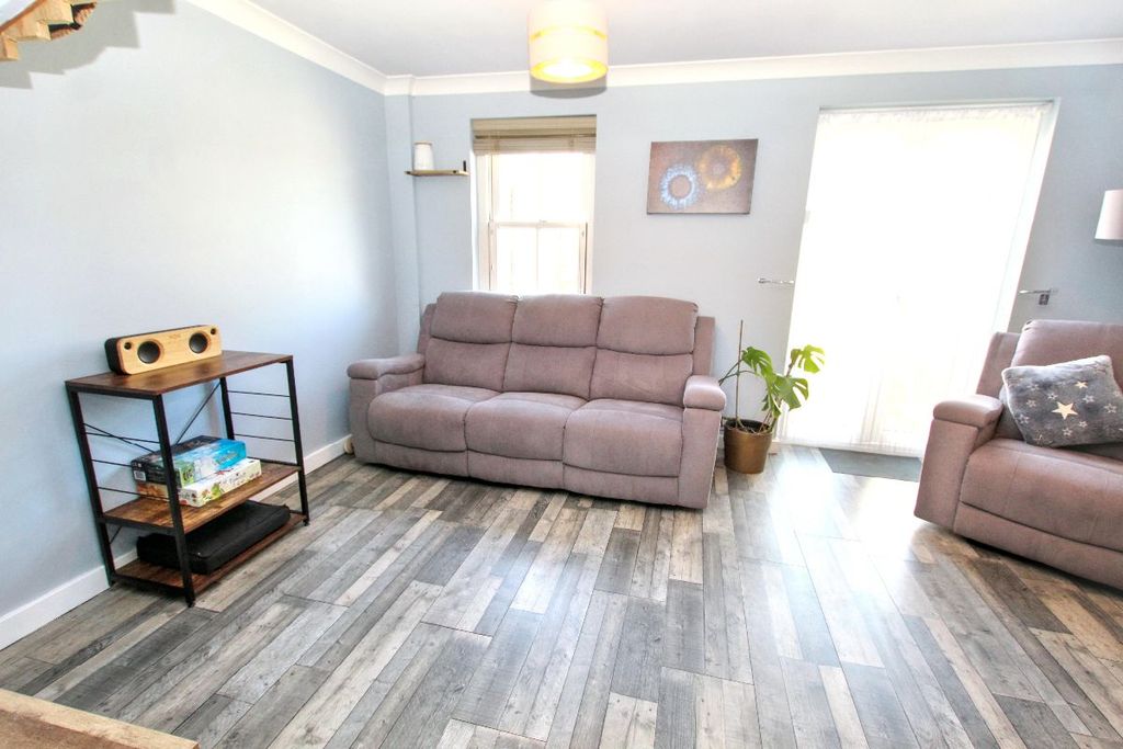 Property photo 2 of 21