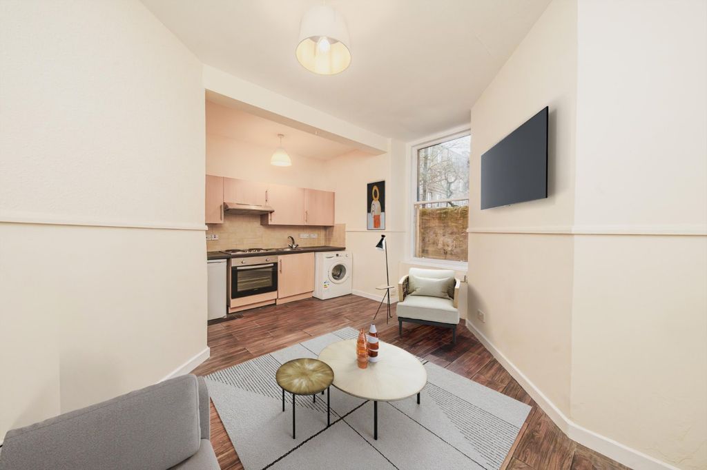 Property photo 2 of 12 Picture 2