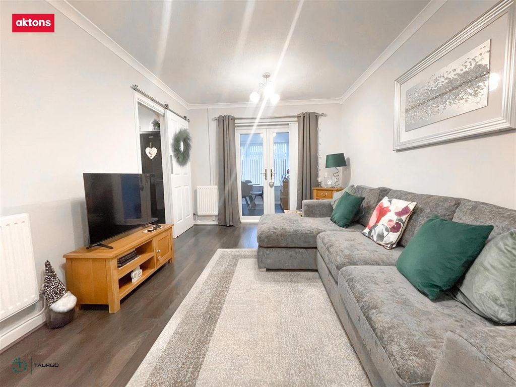 Property photo 2 of 18 Img_9325 Copy.Jpg