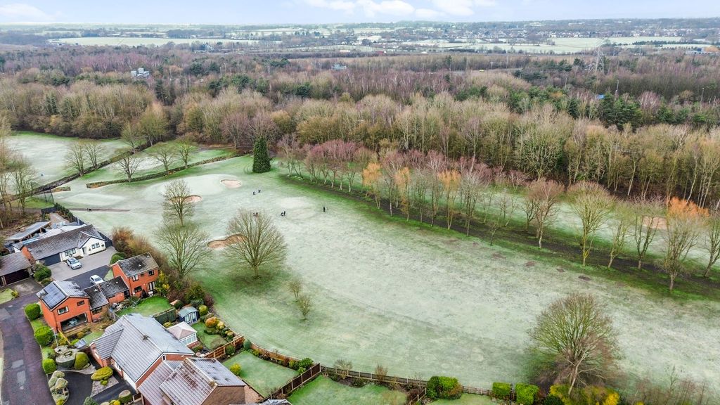 Property photo 2 of 40