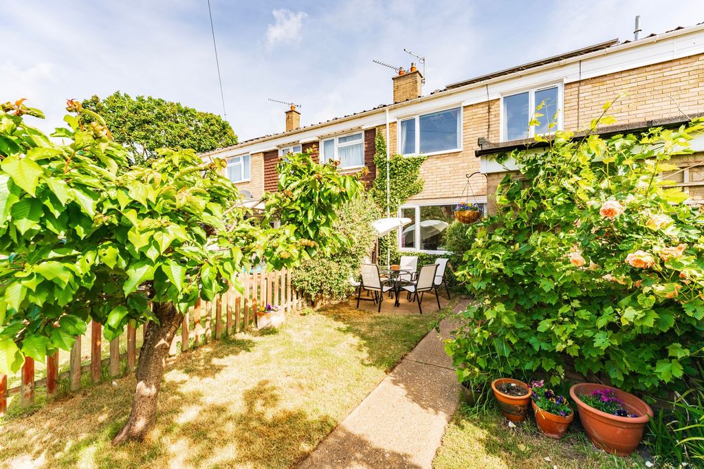 Property photo 2 of 17