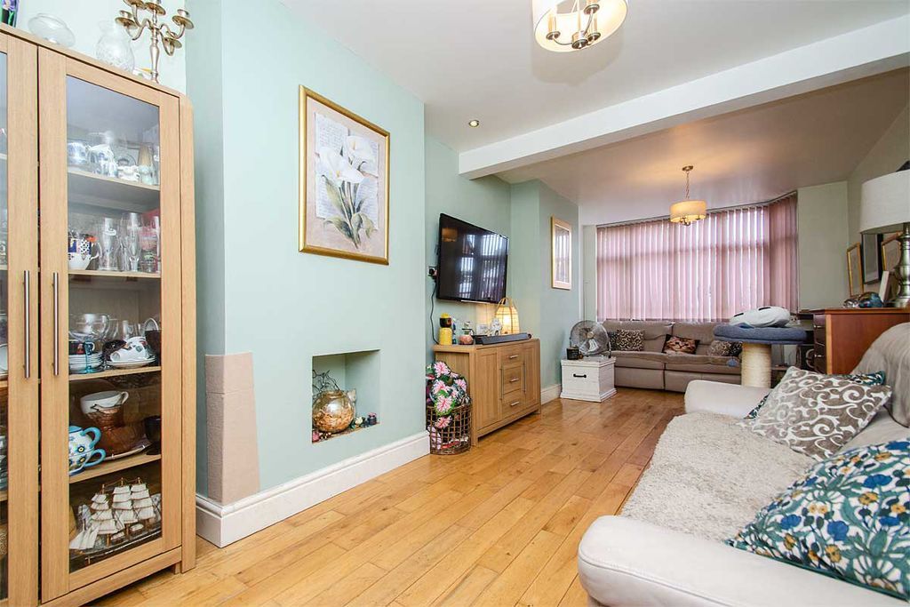 Property photo 3 of 26 Photo 13