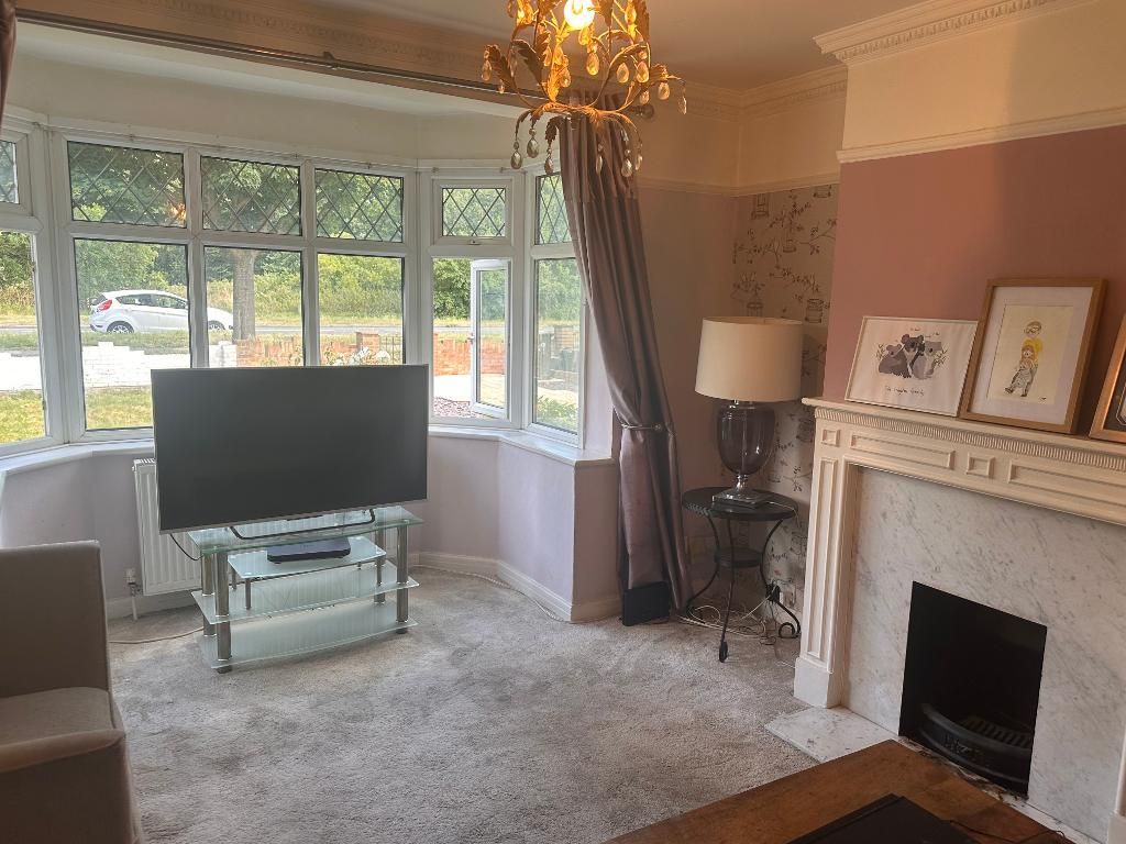 Property photo 1 of 14 Living Room