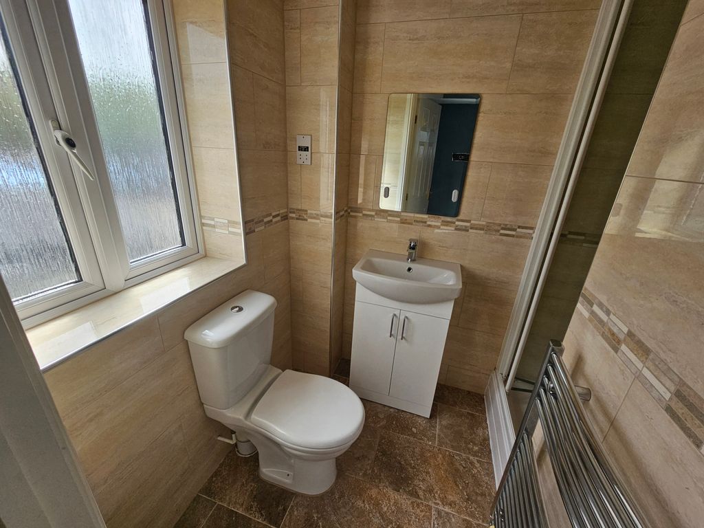 Additional image 4 of 3 bed end terrace house to rentFfordd Y Gamlas, Llanelli SA14