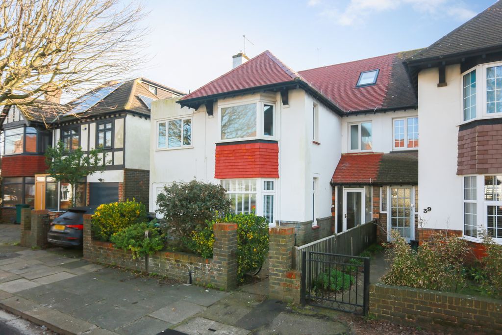 Property photo 1 of 15 296A5193