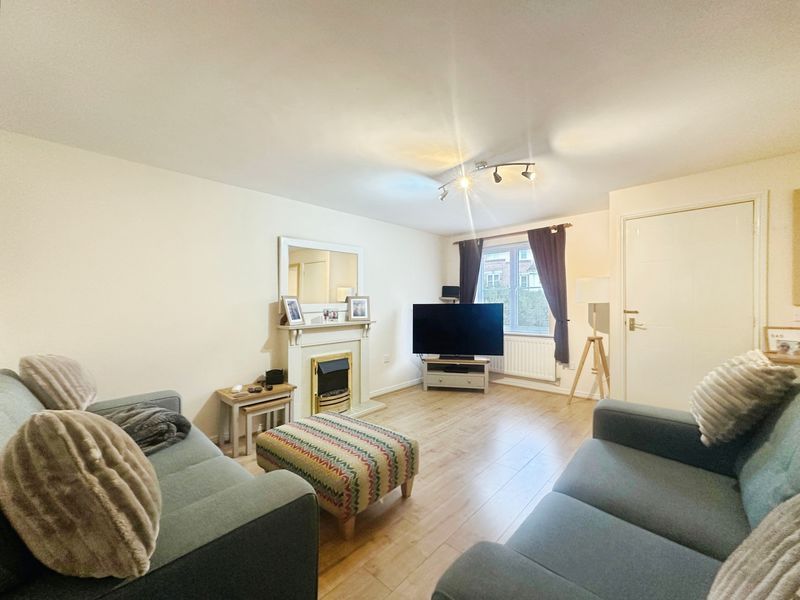 Property photo 2 of 14 Lounge