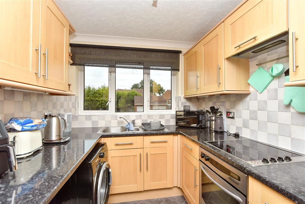 Property photo 3 of 7 Kitchen