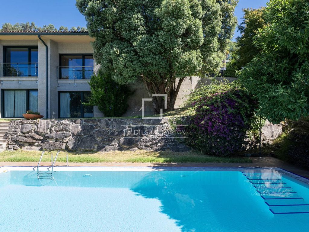Property photo 1 of 50