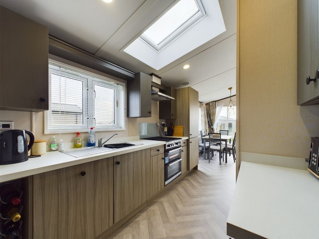 Property photo 2 of 13 3381066