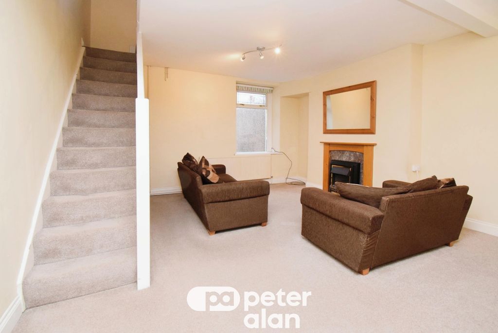 Property photo 2 of 10 Image