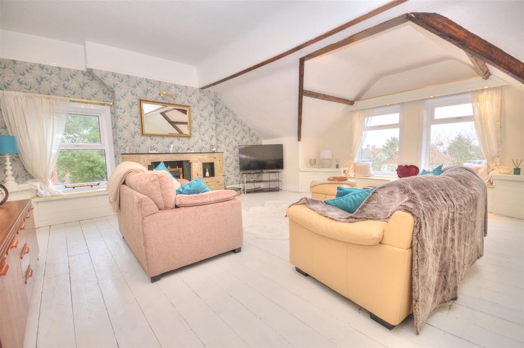 Property photo 2 of 17 Living Room