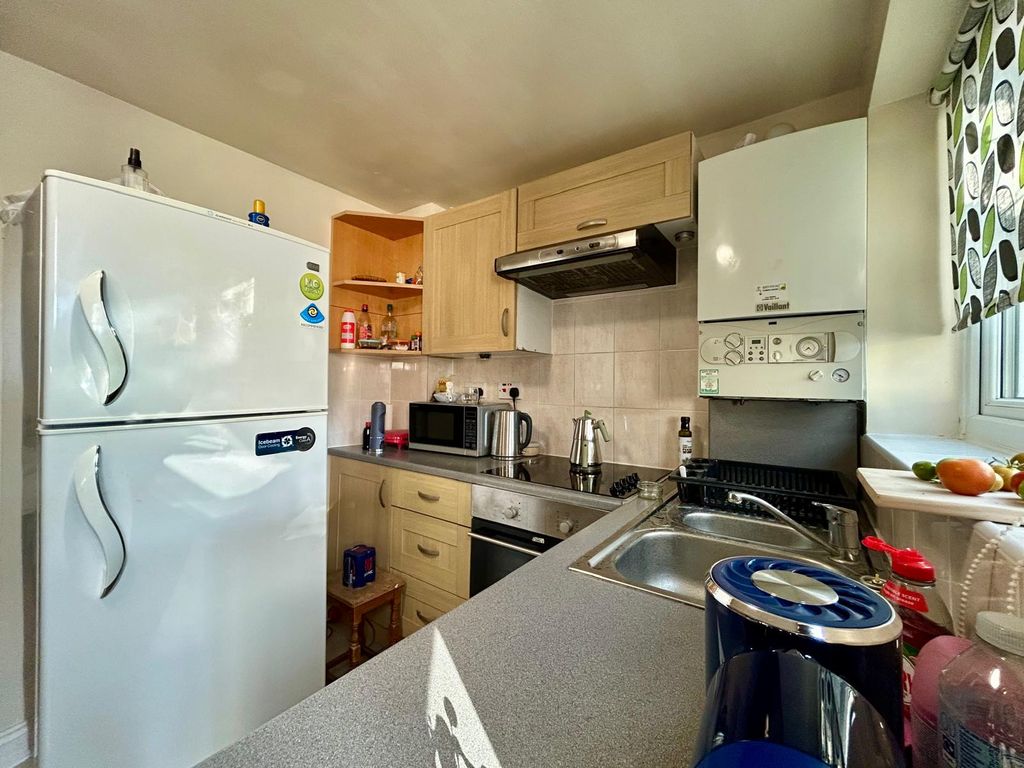 Property photo 3 of 5 Kitchen