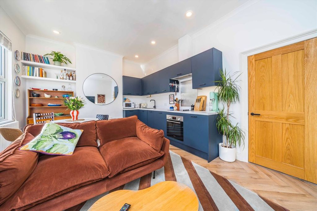 Property photo 2 of 10