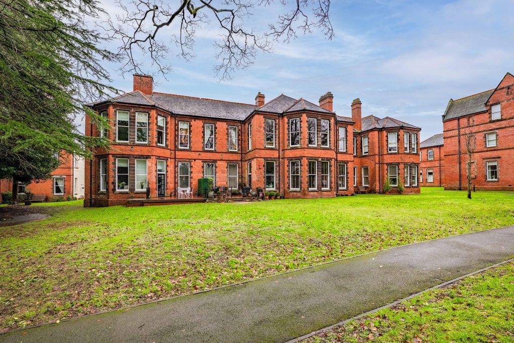 Property photo 1 of 22