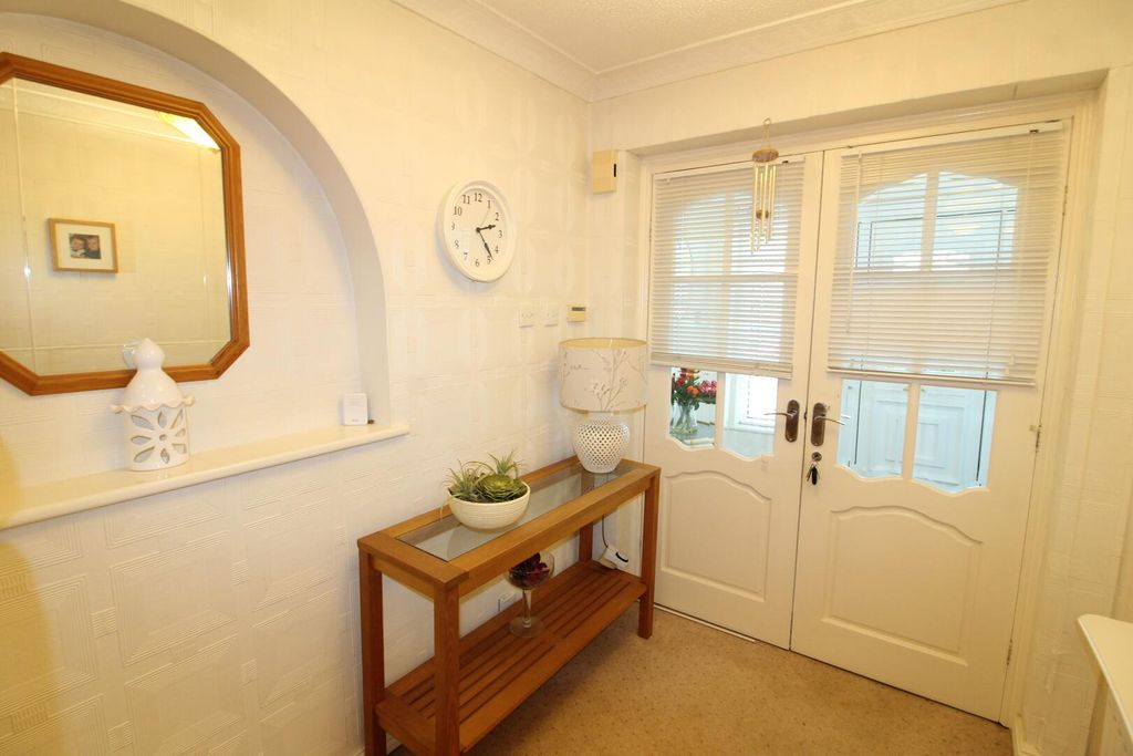 Property photo 3 of 19 Hallway