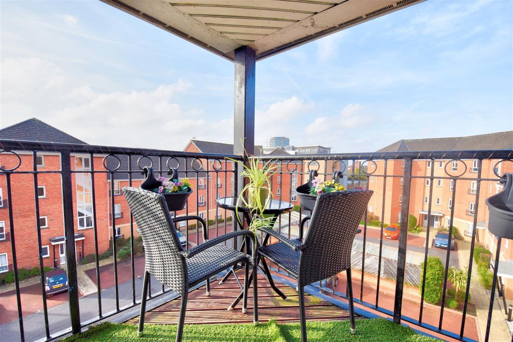Property photo 2 of 20 Balcony Ellerman.Jpg