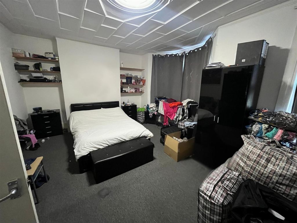 Property photo 3 of 8 Third Image